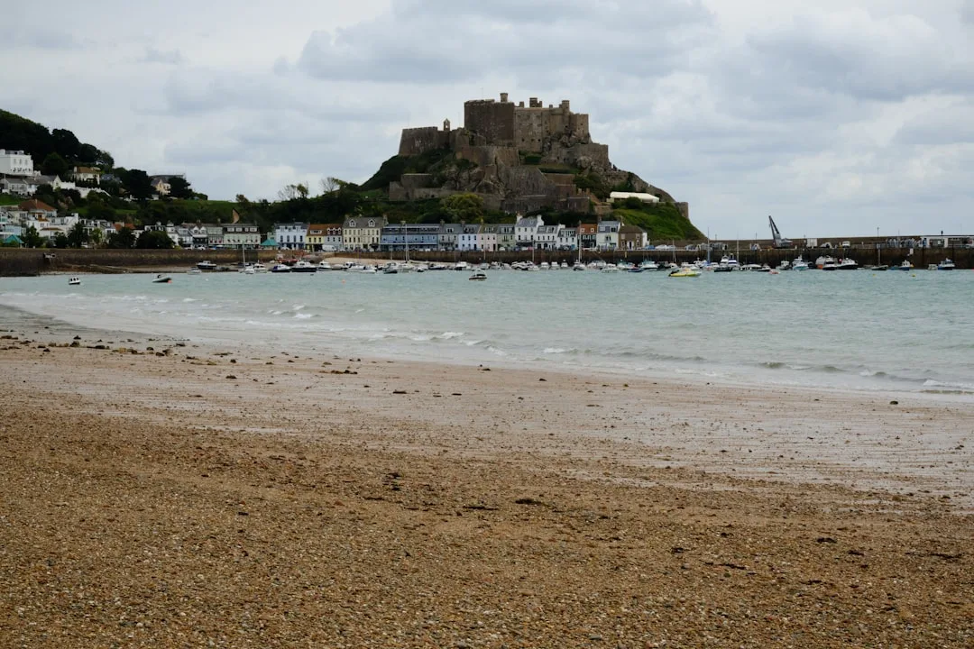 Jersey Multi-Currency & International Banking Introduction, Jersey – Coutts Consultants