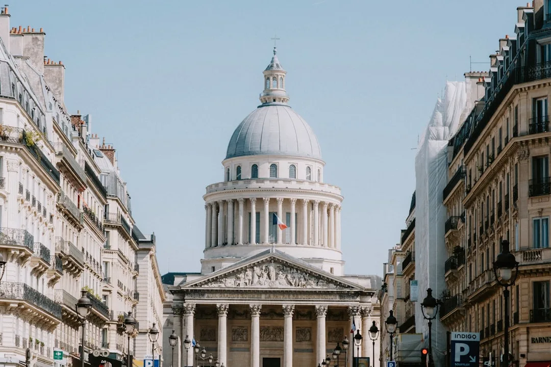 Luxembourg Commercial Contract Coordination, Luxembourg – Coutts Consultants